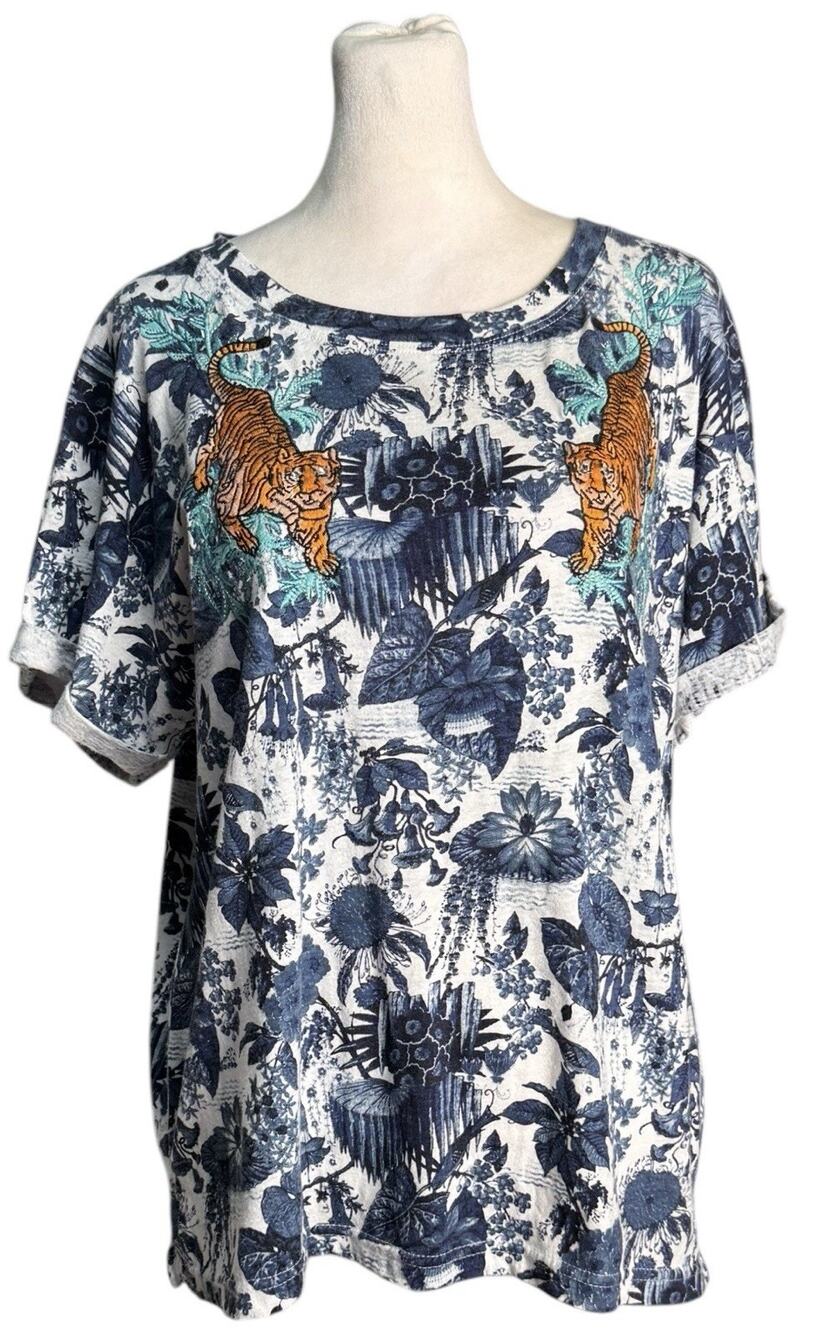 Anthropologie Akemi + Kin Boho Embroidered Tiger Tee Eclectic Artsy Top Size XS